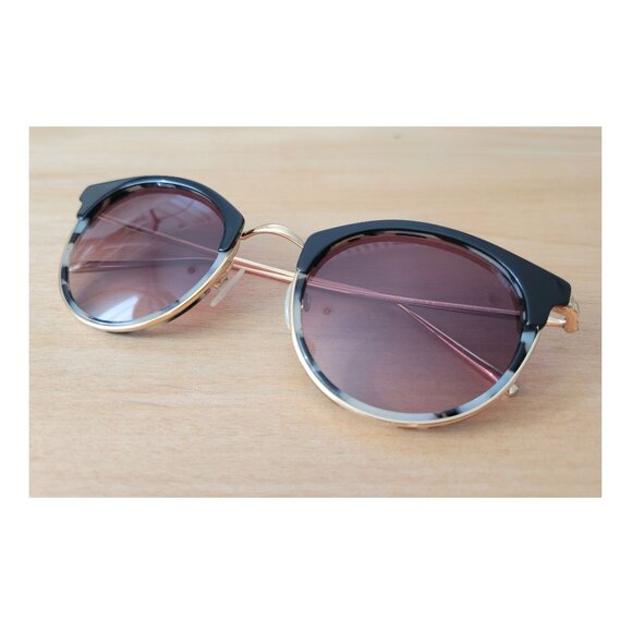 Warby Parker Faye Italian sunglasses - Picture 7 of 7